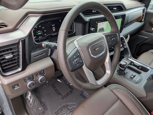 Used 2025 GMC Sierra 1500 Denali image 16