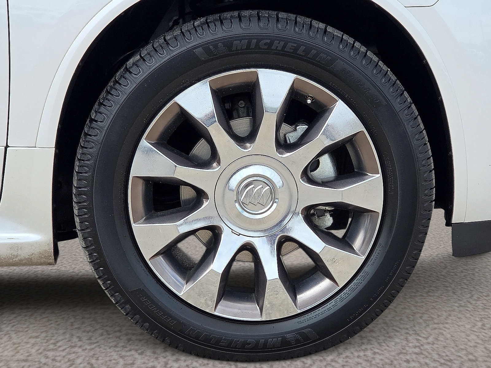 Used 2017 Buick Enclave Premium w/ Enclave Tuscan Edition FWD image 7