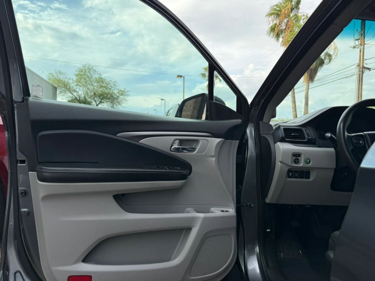 Used 2017 Honda Ridgeline RTS image 34