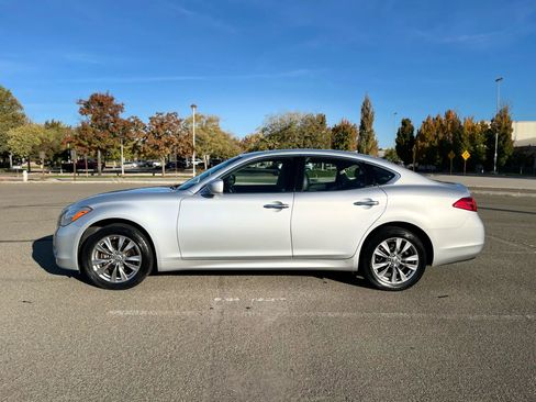 Used 2012 INFINITI M37 x w/ Deluxe Touring Pkg image 8