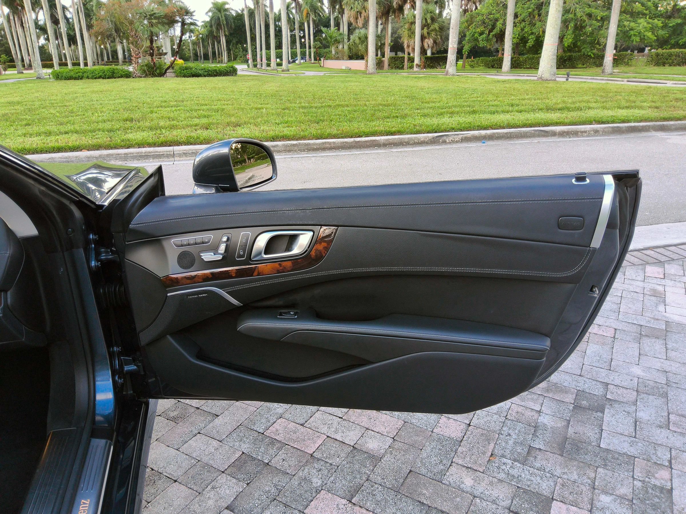 Used 2014 Mercedes-Benz SL 550 image 22