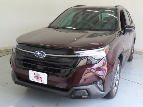 Used 2026 Subaru Forester Touring AWD/4WD image 8