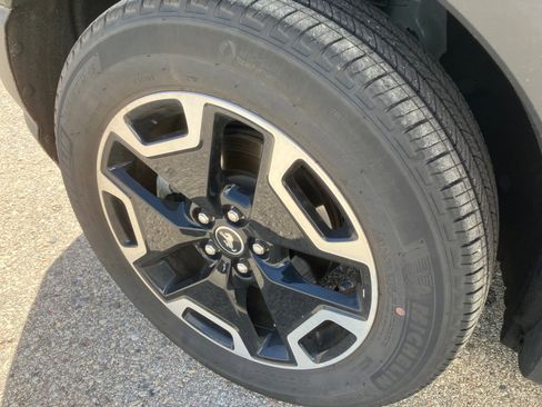 Used 2023 Ford Bronco Sport Outer Banks AWD/4WD image 13