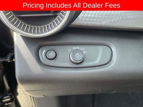 Used 2025 Chevrolet Trax ACTIV w/ Driver Confidence Package FWD image 23