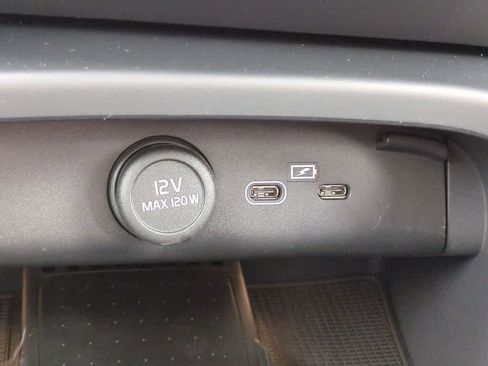 New 2026 Volvo XC40 B5 Ultra w/ Protection Package Premier image 31