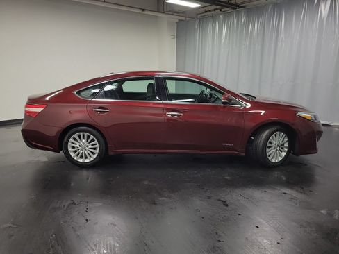 Used 2013 Toyota Avalon XLE Touring FWD image 9