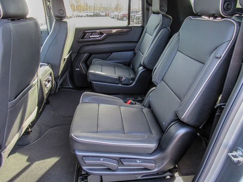 New 2026 GMC Yukon XL Elevation image 16