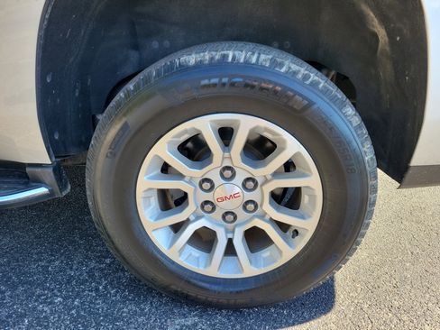 Used 2019 GMC Yukon SLT w/ Open Road Package image 36