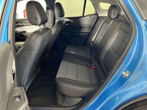 Used 2025 Chevrolet Trax LT w/ Driver Confidence Package image 23