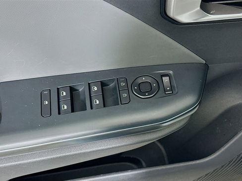 Used 2025 Kia K4 LXS image 13