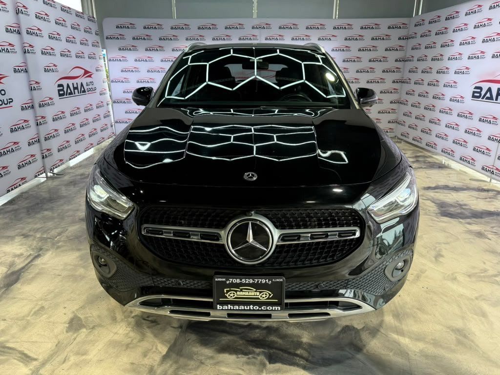 Used 2023 Mercedes-Benz GLA 250 4MATIC w/ Premium Package image 2