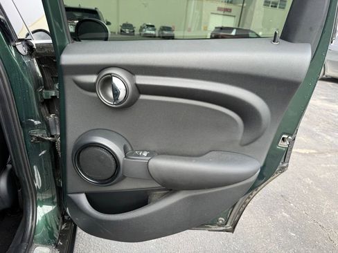 Used 2017 MINI Cooper 4-Door Hardtop image 12
