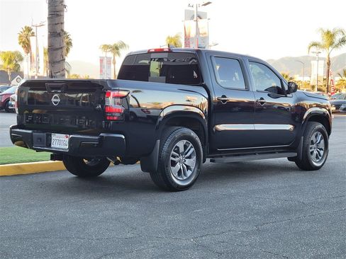 Used 2025 Nissan Frontier SV w/ SV Convenience Package image 2