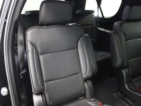 Used 2022 GMC Yukon XL Denali AWD/4WD image 30