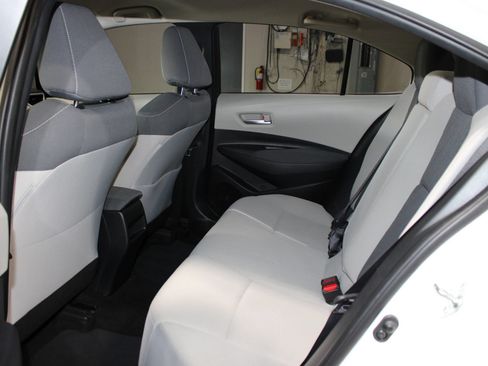 Used 2020 Toyota Corolla LE FWD image 22