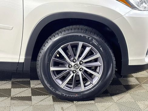 Used 2019 Toyota Highlander XLE w/ Protection Package #3 FWD image 23