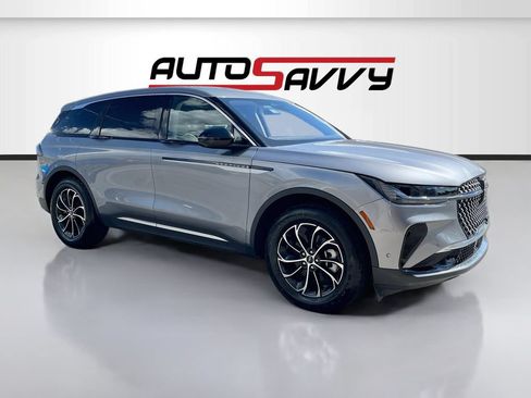 Used 2025 Lincoln Nautilus Premier w/ Equipment Group 102A AWD/4WD image 1