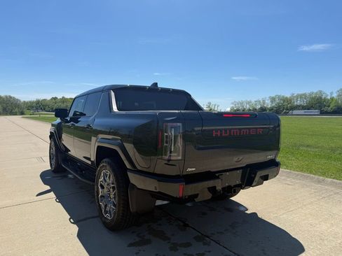 Used 2025 GMC Hummer EV 3X w/ LPO, Illumination Package AWD/4WD image 7