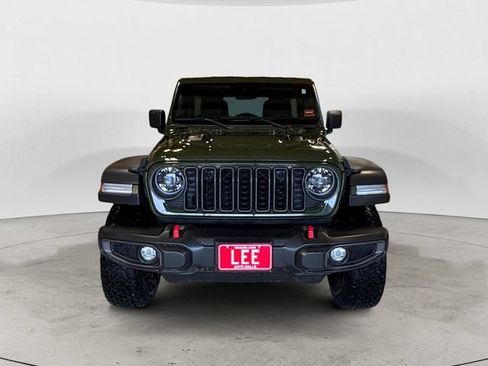 Used 2024 Jeep Wrangler Unlimited Rubicon w/ Convenience Group AWD/4WD image 9