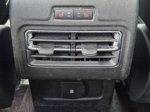 Used 2022 Lincoln Corsair AWD w/ Equipment Group 101A image 17