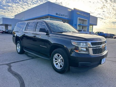 Used 2020 Chevrolet Suburban LT image 2