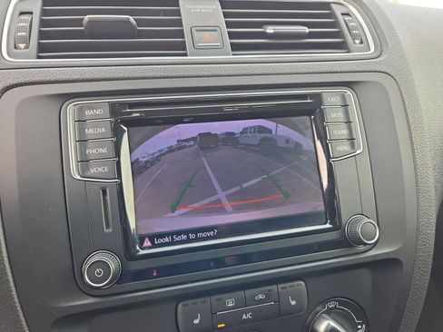 Used 2016 Volkswagen Jetta SE image 28