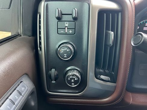 Used 2017 Chevrolet Silverado 1500 High Country AWD/4WD image 29