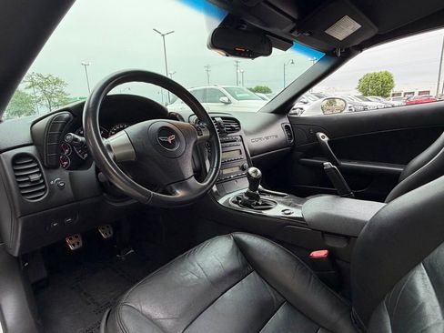 Used 2011 Chevrolet Corvette Coupe w/ 1LT RWD image 18