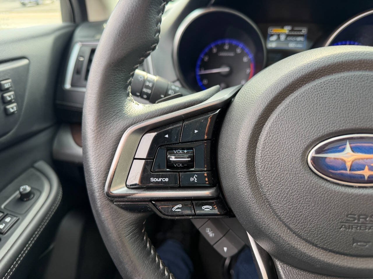 Used 2019 Subaru Outback 3.6R Limited AWD/4WD image 37