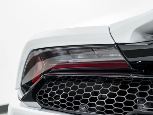 Used 2022 Lamborghini Huracan EVO RWD image 58