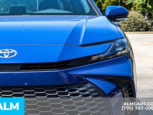 Used 2025 Toyota Camry SE image 16