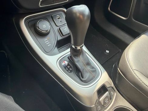 Used 2018 Jeep Compass Latitude AWD/4WD image 15
