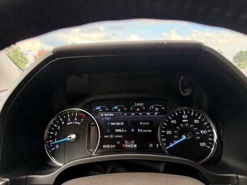 Used 2021 Ford Expedition XLT image 35