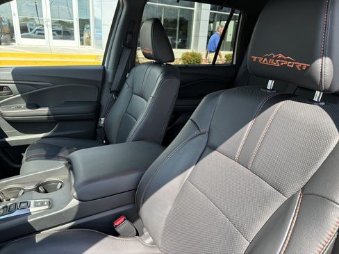 Used 2025 Honda Passport TrailSport image 17