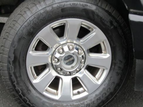 Used 2022 Ford F250 Platinum AWD/4WD image 6