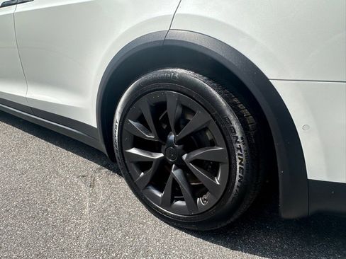 Used 2022 Tesla Model X image 14