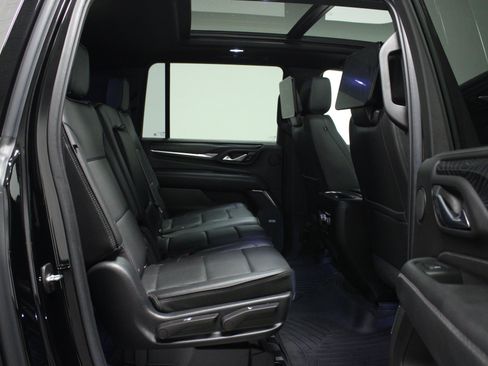 Used 2022 GMC Yukon XL Denali w/ Denali Ultimate Package AWD/4WD image 17