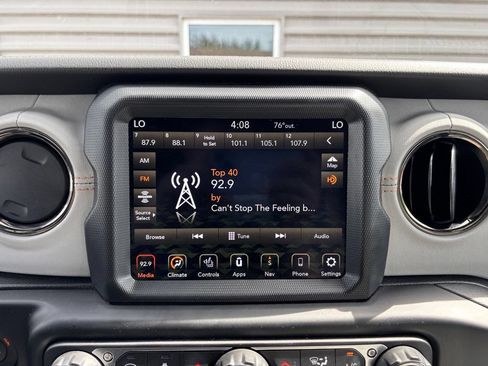 Used 2023 Jeep Wrangler Unlimited Sahara AWD/4WD image 23
