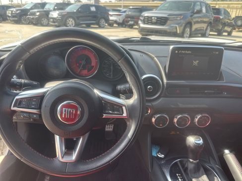 Used 2017 FIAT 124 Spider Abarth image 10