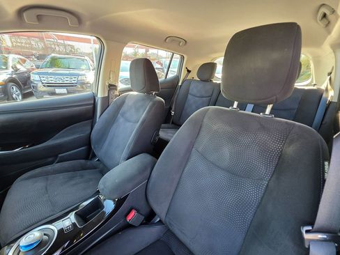 Used 2015 Nissan Leaf SV image 21
