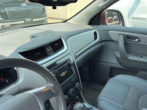Used 2017 Chevrolet Traverse LT AWD/4WD image 18