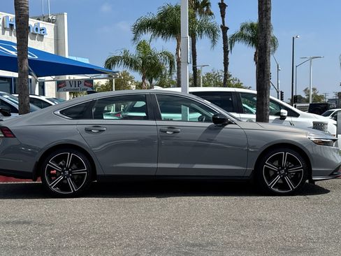 Used 2025 Honda Accord Sport image 7