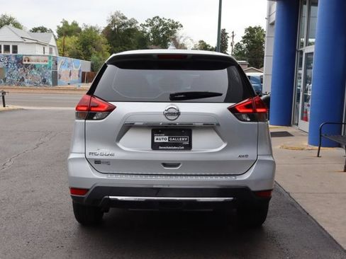 Used 2018 Nissan Rogue S AWD/4WD image 4