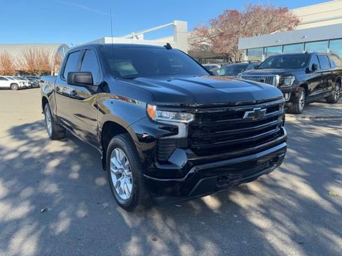 Used 2024 Chevrolet Silverado 1500 Custom image 3