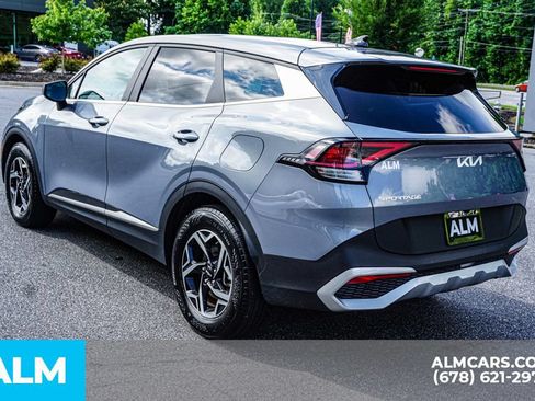 Used 2025 Kia Sportage LX FWD image 11