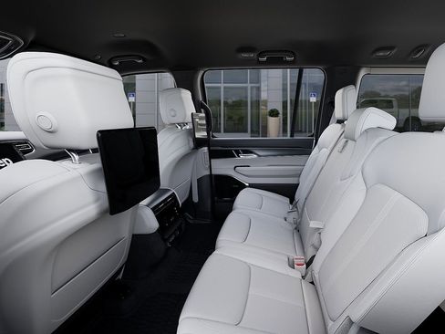 New 2026 Jeep Grand Wagoneer Limited AWD/4WD image 23