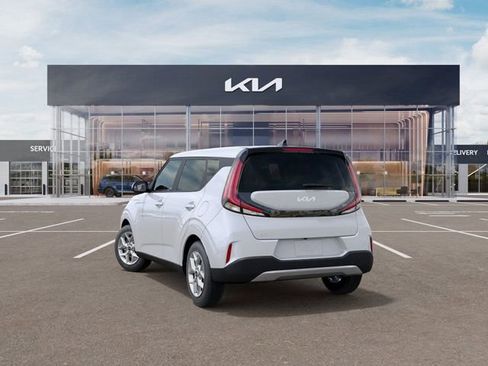 Certified 2025 Kia Soul LX w/ LX Technology Package FWD image 4