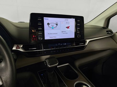 Certified 2021 Toyota Sienna XLE FWD image 15