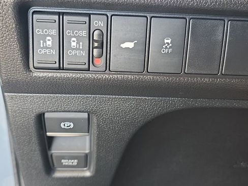 Used 2025 Honda Odyssey Sport-L image 17