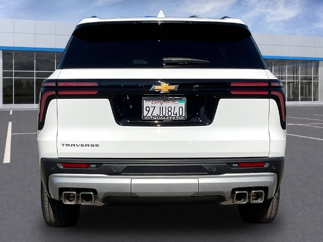 Used 2026 Chevrolet Traverse LT w/ Driver Confidence Package FWD image 4
